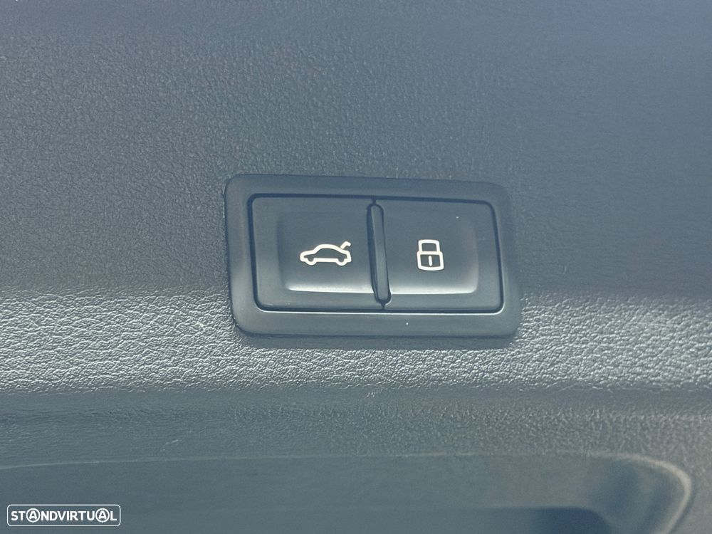 Audi A4 Avant 2.0 TDI S tronic quattro - 29
