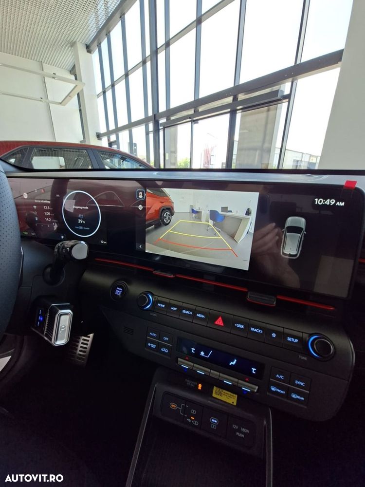 Hyundai KONA - 12