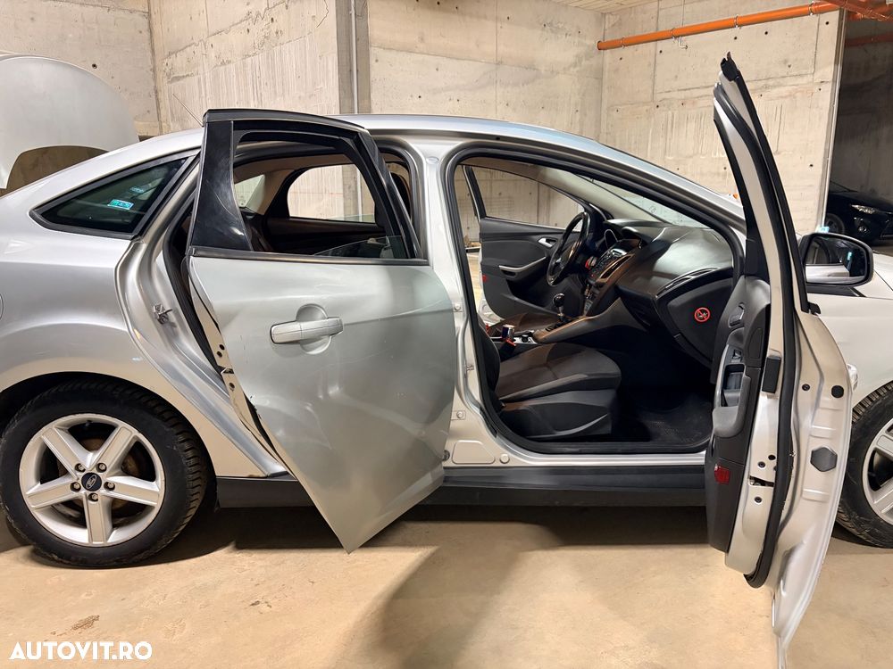 Ford Focus 1.6 TDCi DPF Trend - 8