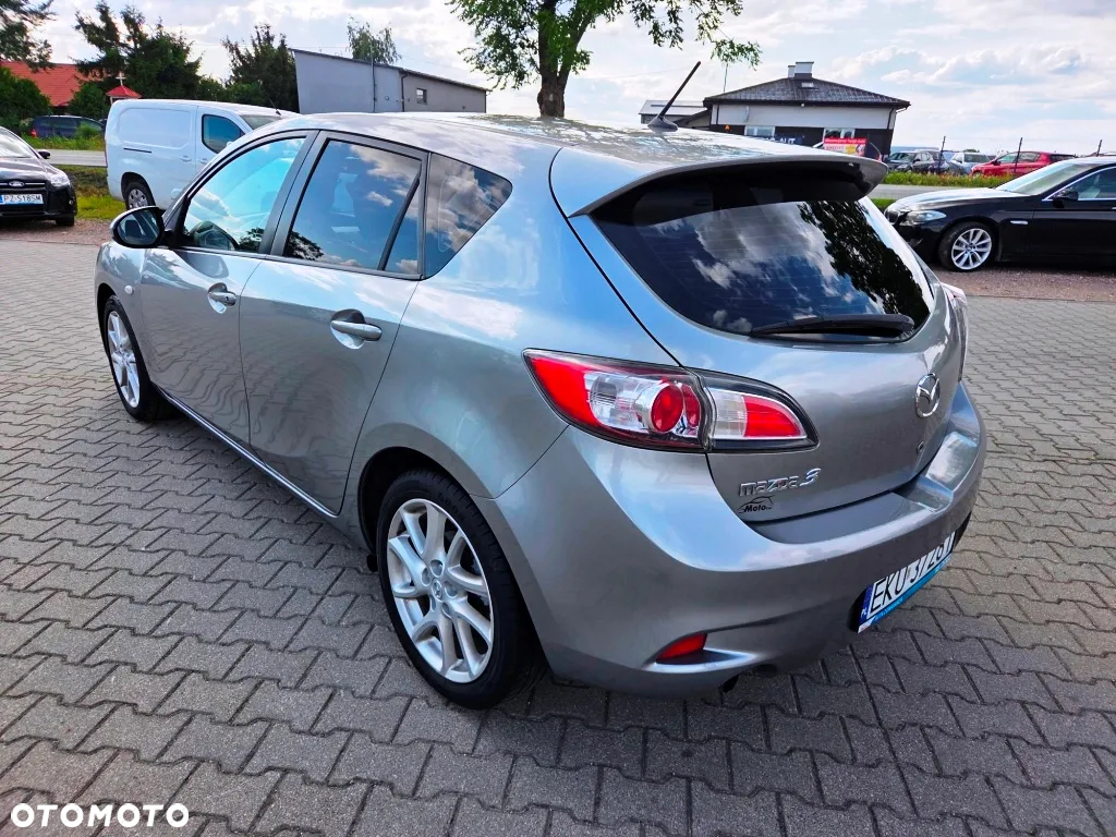 Mazda 3 1.6 CD Exclusive + - 12