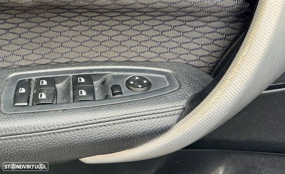 BMW 118 d Pack M - 22