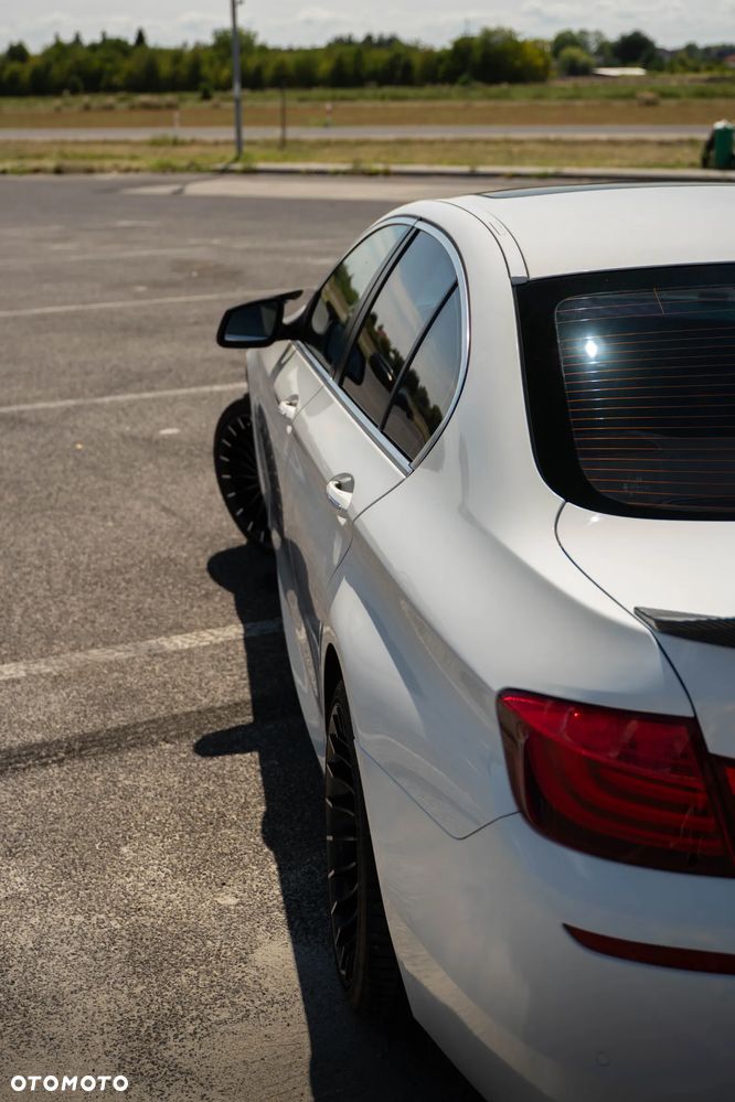 BMW Seria 5 535i xDrive Sport-Aut - 10
