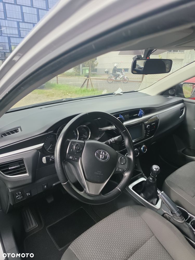 Toyota Corolla 1.6 Active EU6 - 12