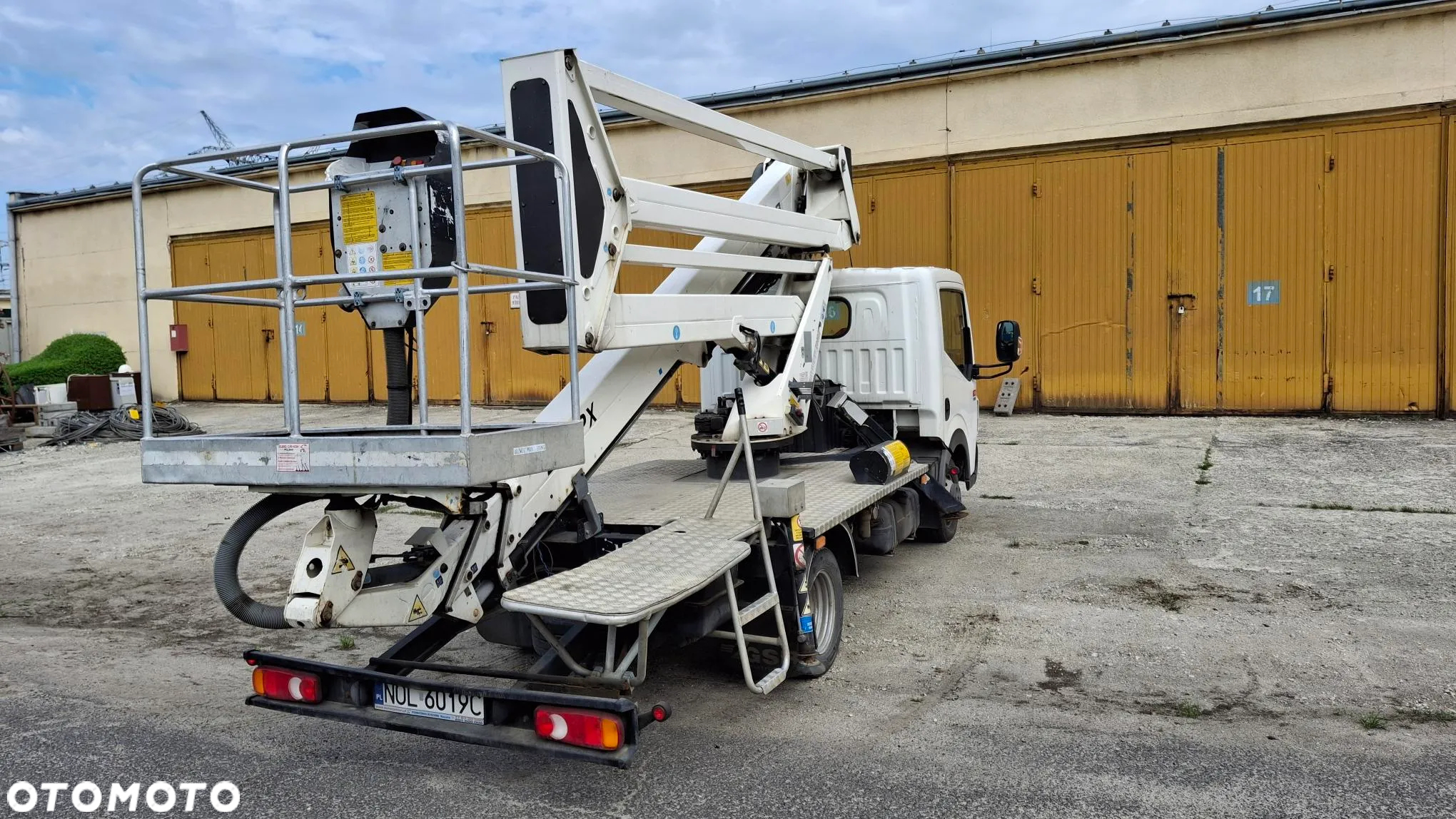 Renault Maxity - 4
