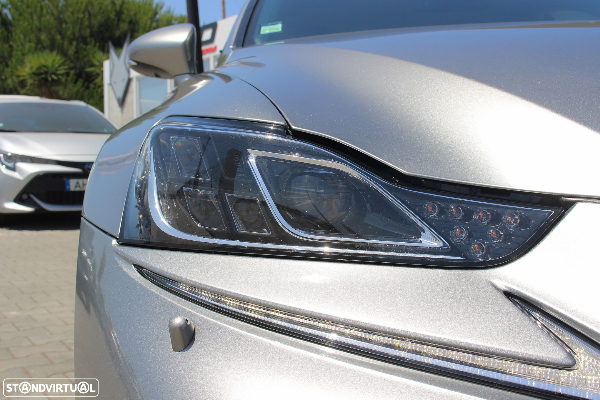 Lexus IS 300H Luxury - 24