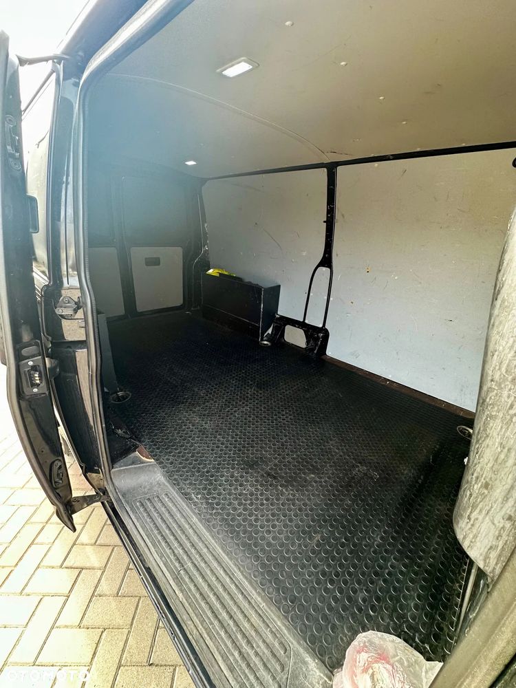 Volkswagen Transporter - 7