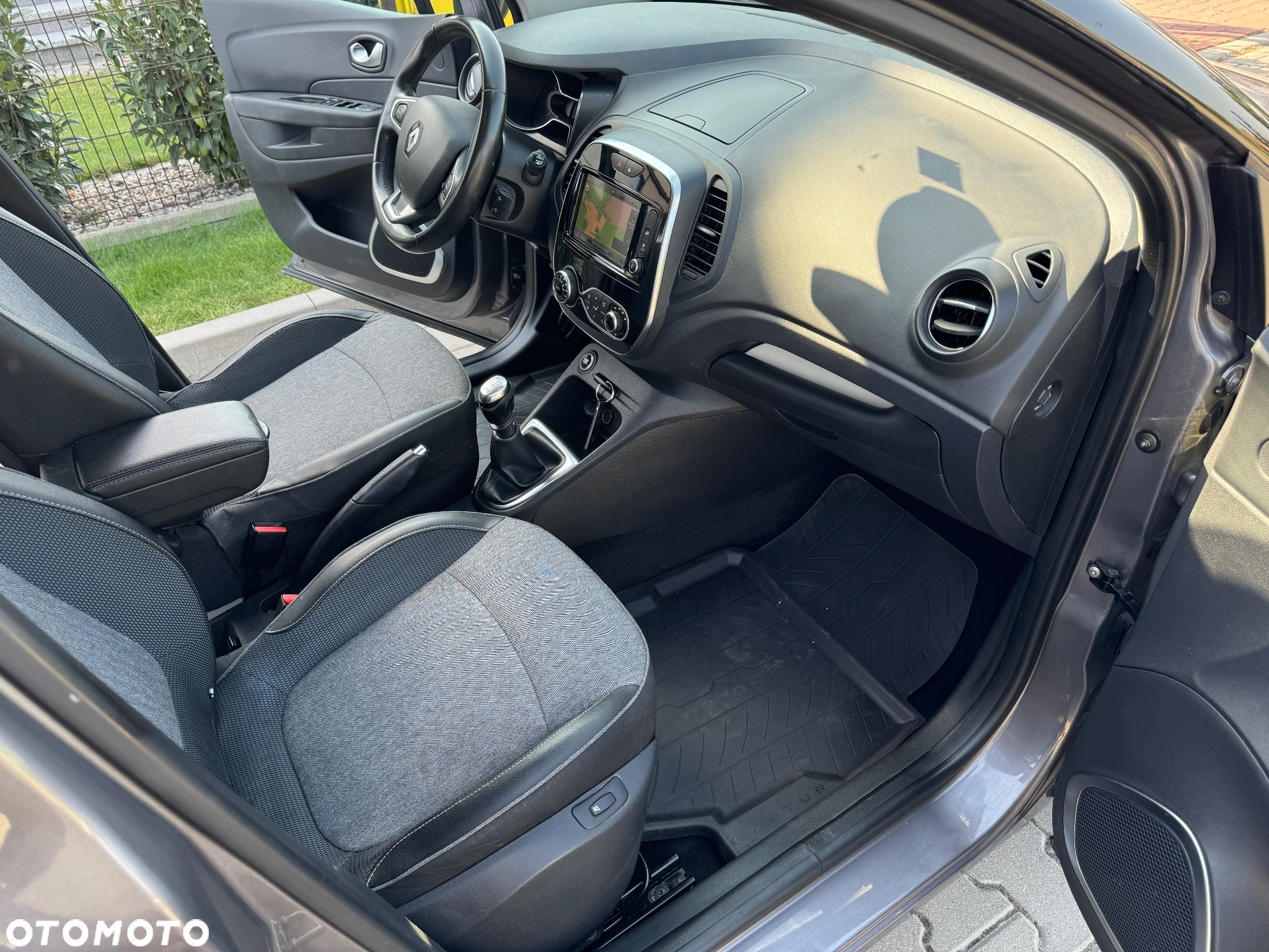 Renault Captur ENERGY TCe 120 Elysee - 19