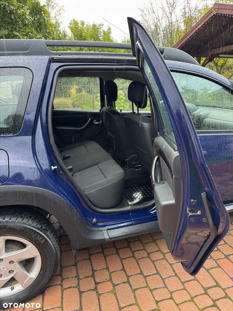 Dacia Duster 1.6 Laureate 4x4 - 12