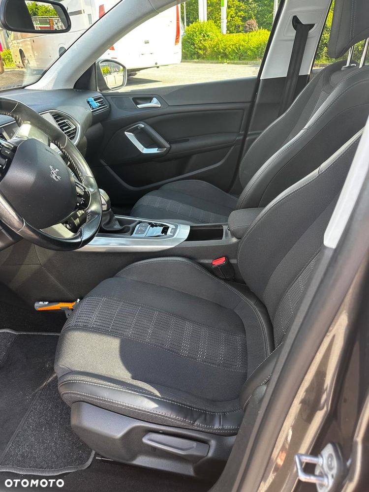 Peugeot 308 BlueHDi 120 EAT6 Stop & Start Active Business-Paket - 16