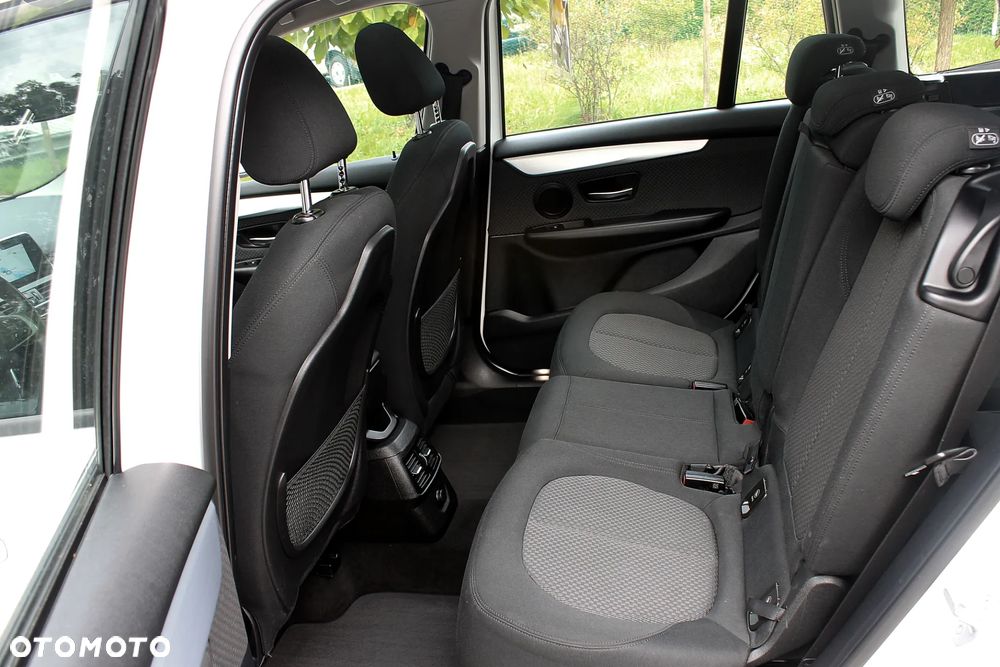 BMW Seria 2 220d xDrive Sport-Aut - 25