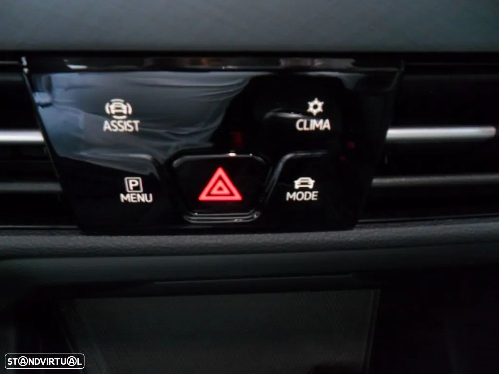 VW Golf Variant 1.5 TSI Urban - 23