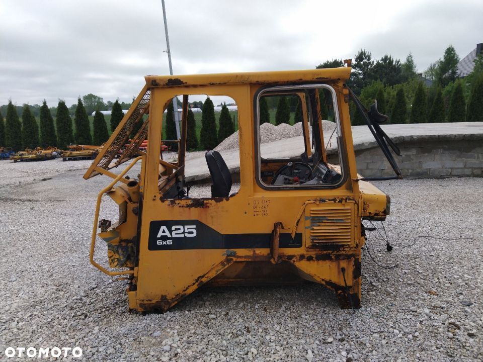 Kabina ,osłona akumulatora ,osłona ,wydech ,hebel ,błotnik ,maska, obudowa filtra powietrza, lampa, rama, wahacz stabilizator, Volvo A20 A25 A30 - 1