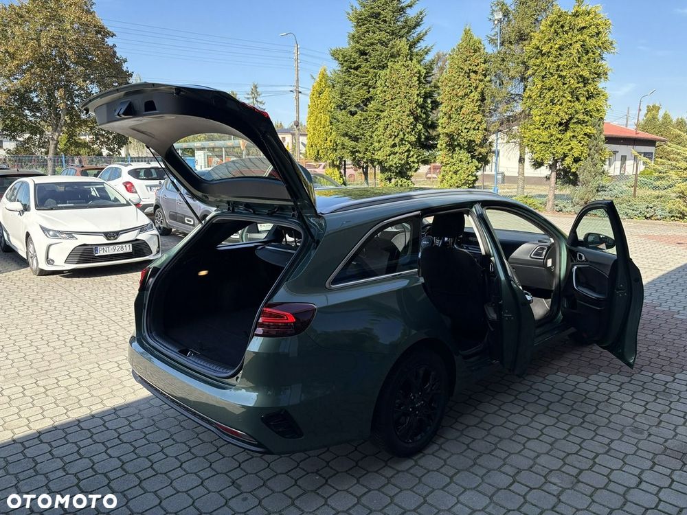 Kia Ceed - 33
