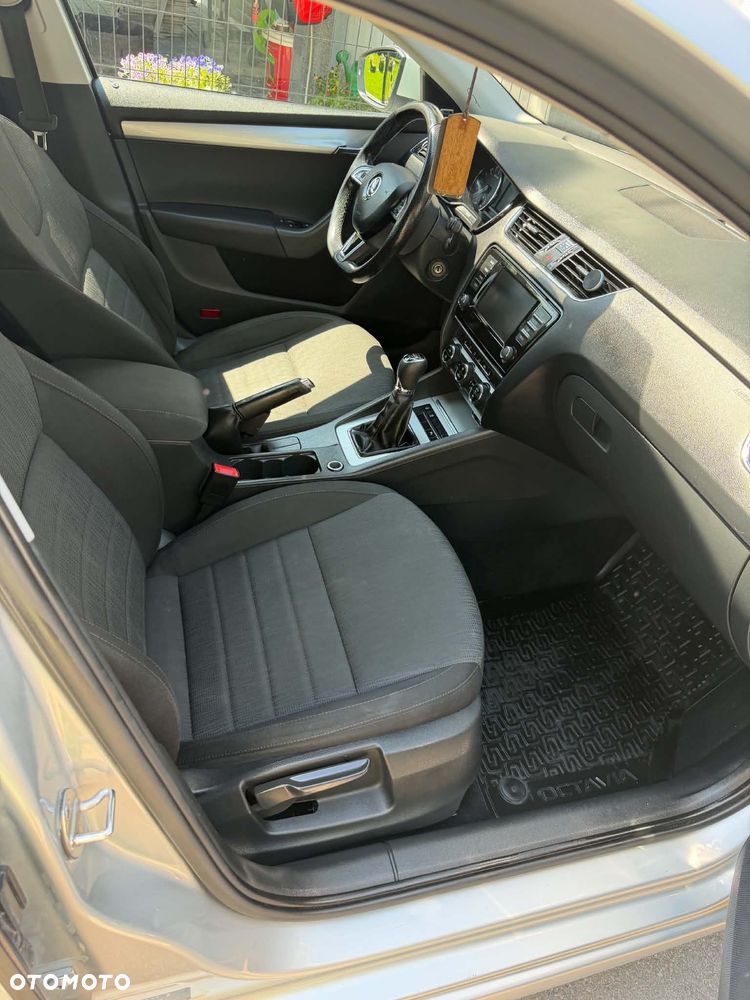 Skoda Octavia 2.0 TDI Style - 10