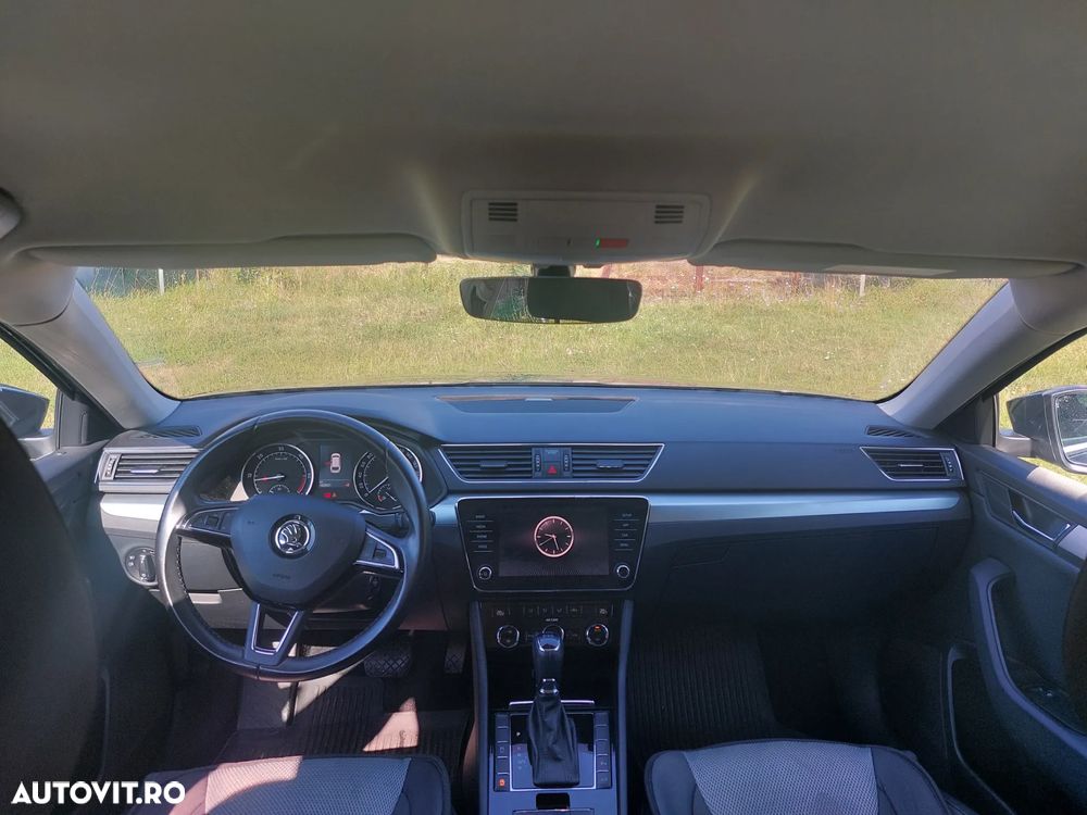 Skoda Superb 2.0 TDI DSG Ambition - 14