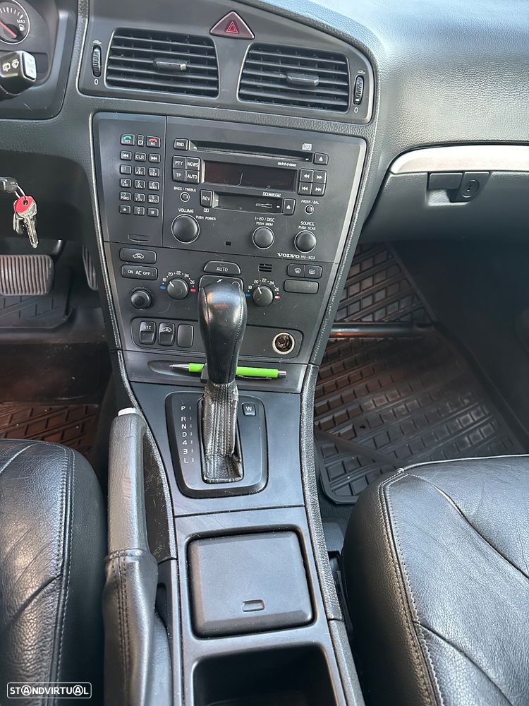 Volvo V70 D5 Nivel 2 Auto. - 6