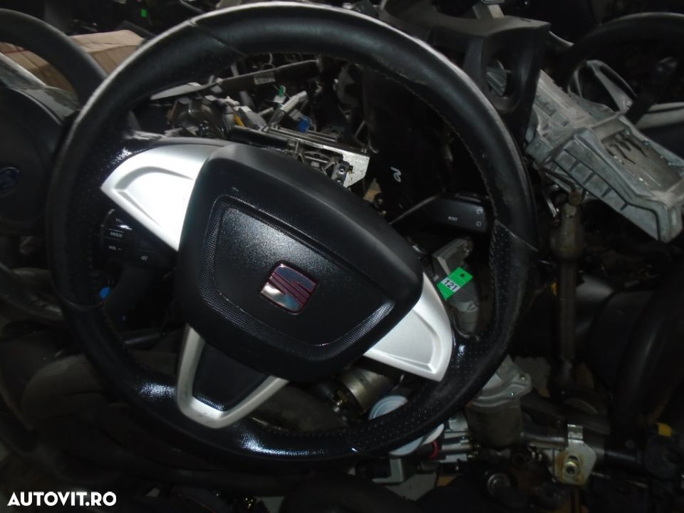 Plansa de bord cu airbag pasager si airbag volan Seat Ibiza din 2010 volan pe stanga - 1
