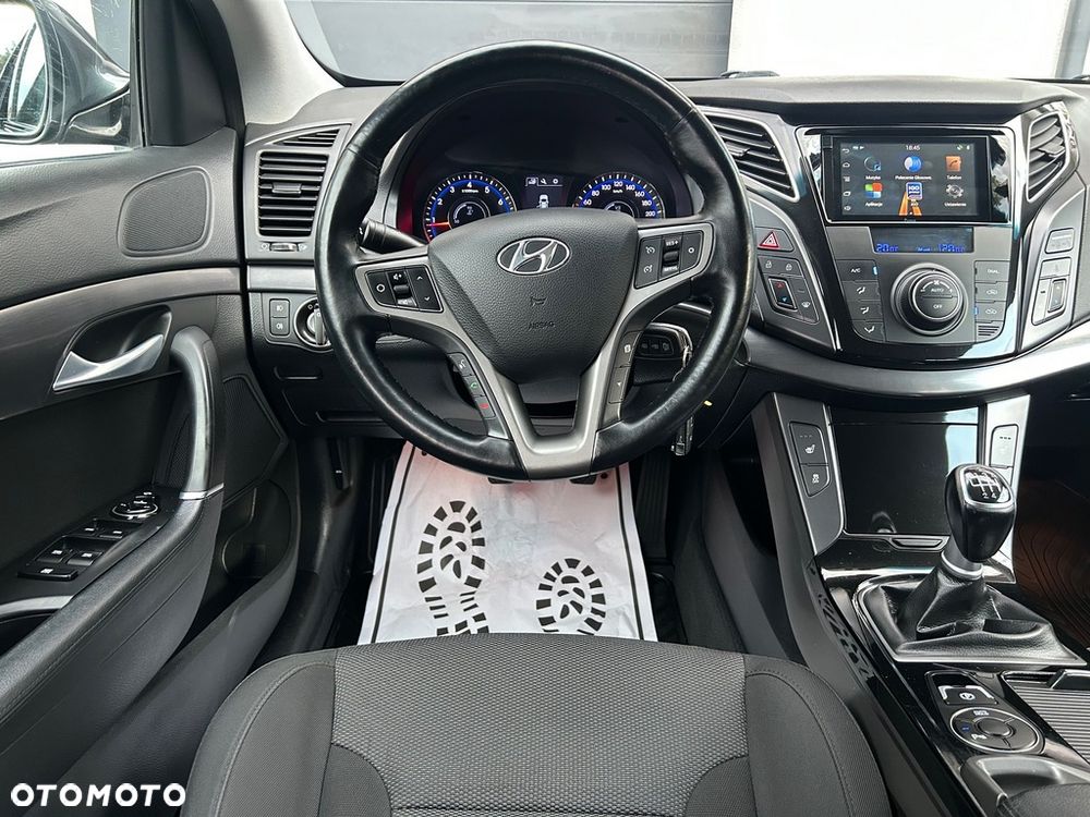 Hyundai i40 Kombi blue 1.6 Family+ - 6