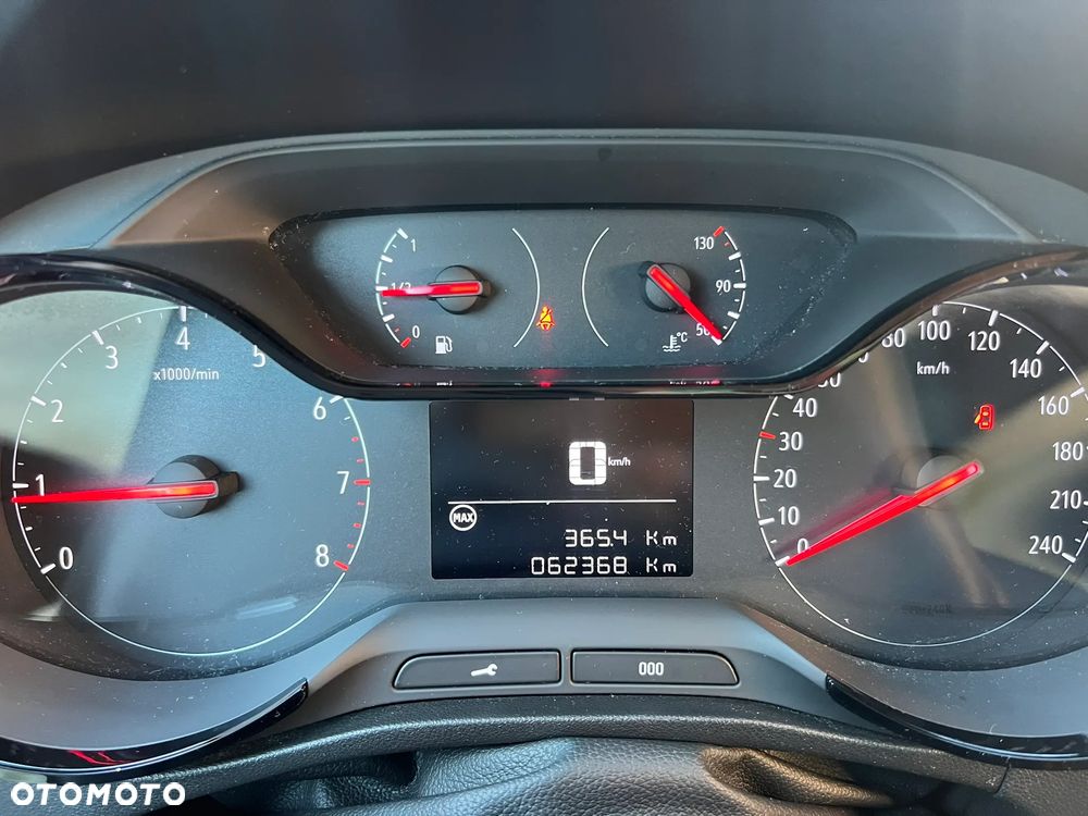 Opel Crossland X - 9
