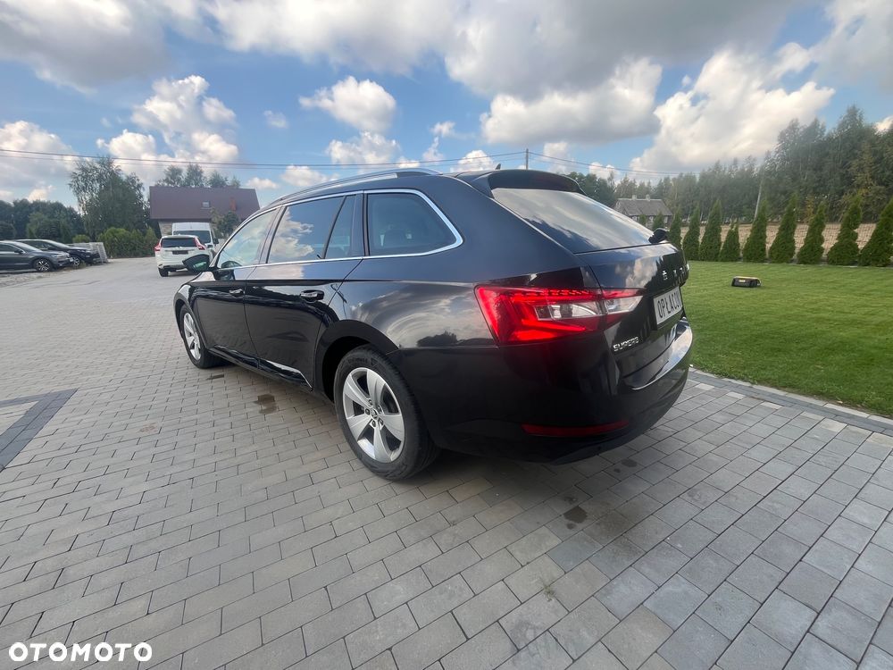 Skoda Superb 2.0 TDI DSG Ambition - 7