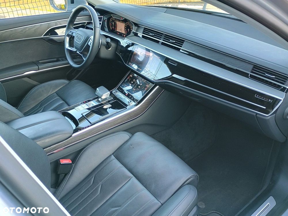 Audi A8 - 25