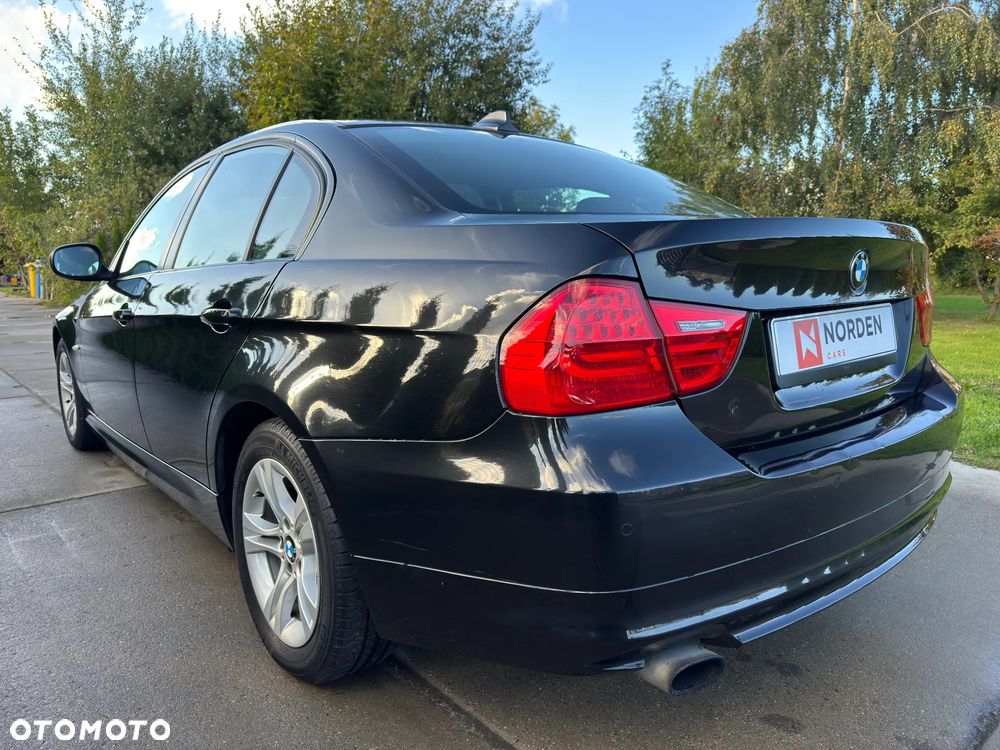 BMW Seria 3 320i Edition Sport - 13