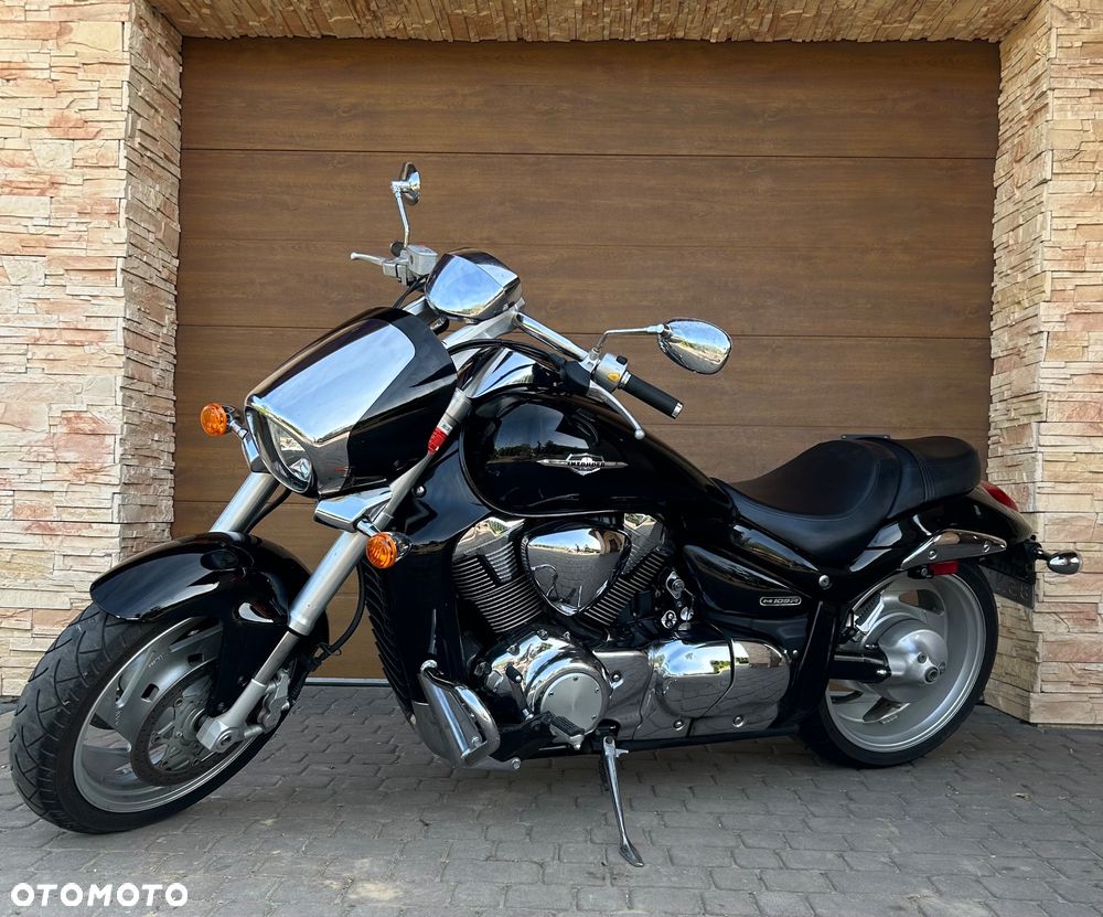 Suzuki Intruder - 1