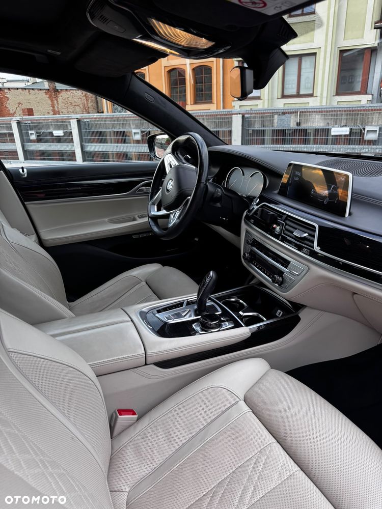 BMW Seria 7 740Ld xDrive - 25