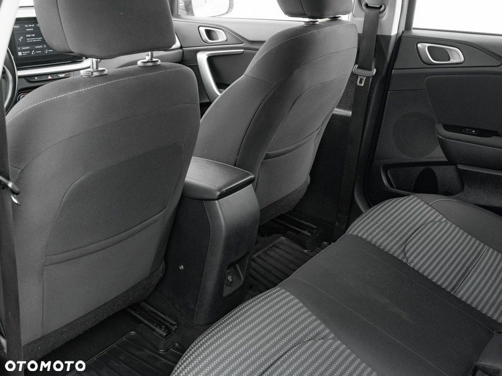 Kia Ceed 1.5 T-GDI M - 26