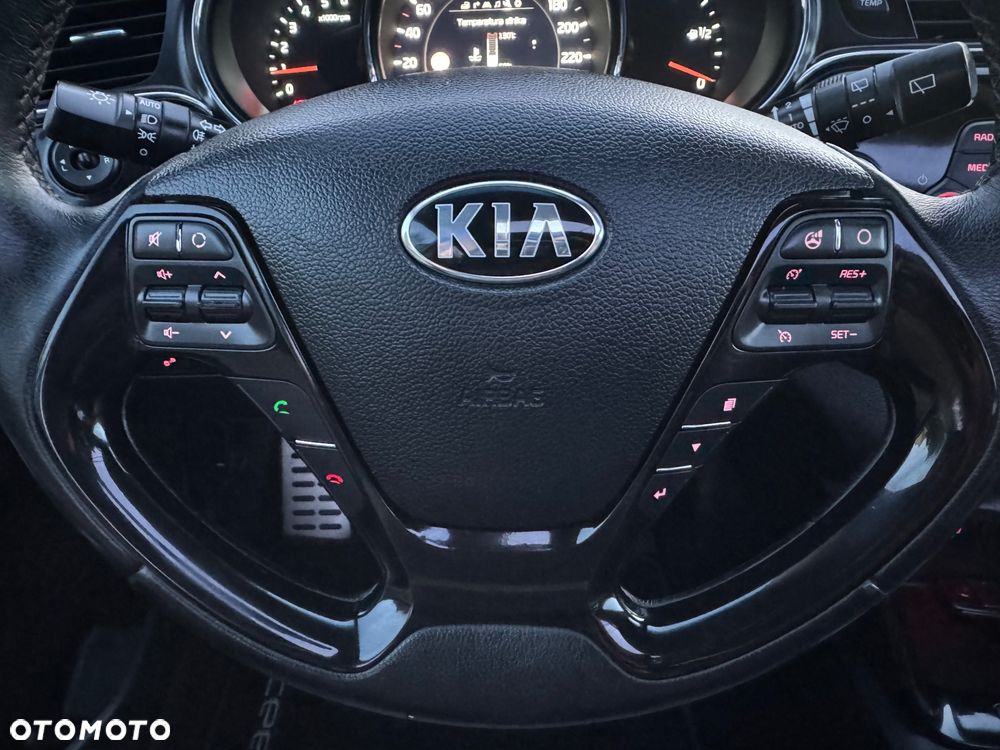 Kia Ceed 1.6 CRDi 136 ISG Platinum Edition - 23