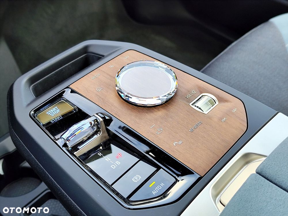 BMW iX xDrive40 76.6kWh Signature - 20