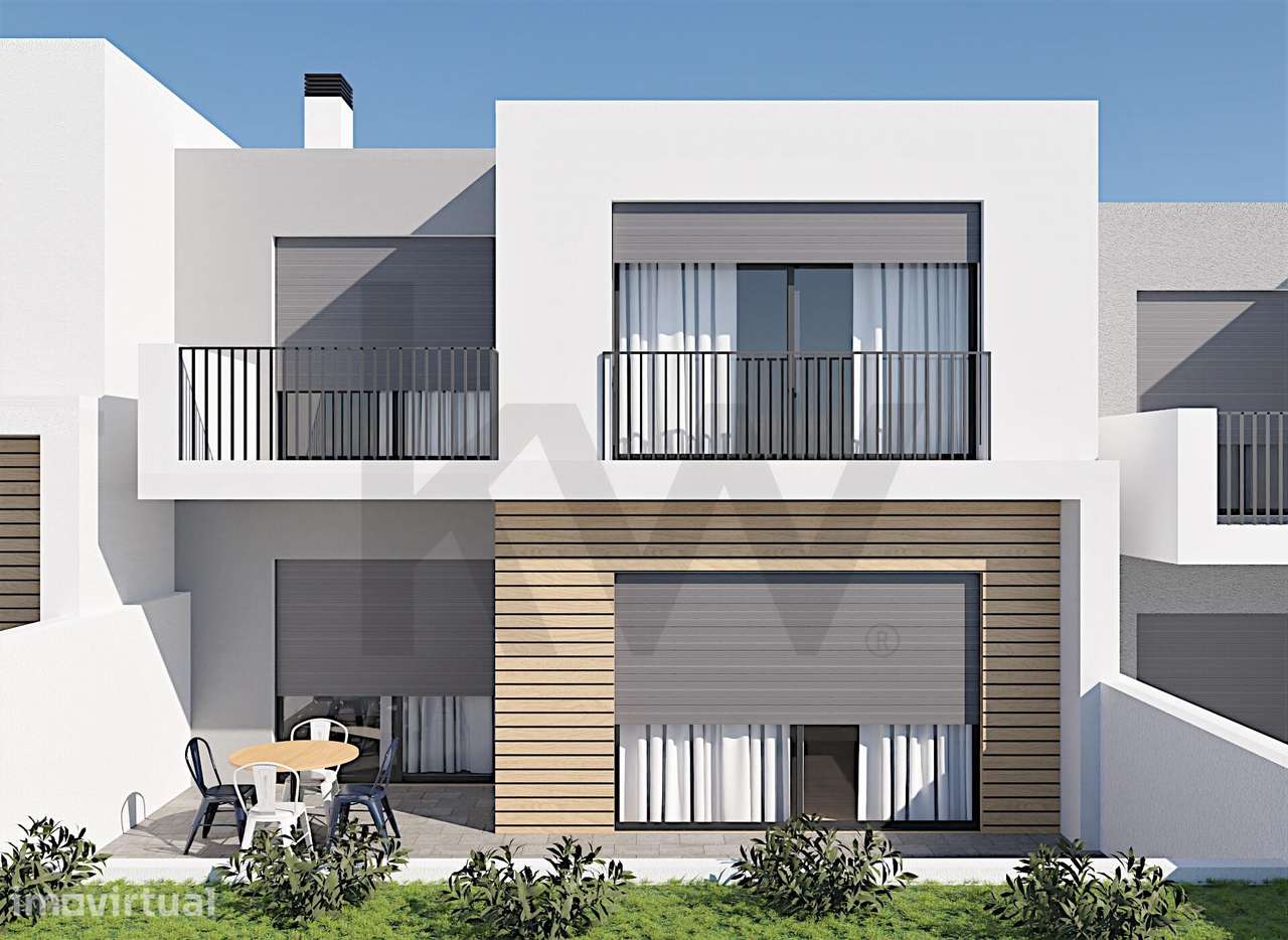 MORADIA T3, NOVA, CONTEMPORÂNEA, PERTO DA PRAIA, GARAGEM, ARMAÇÃO DE P - Grande imagem: 3/28