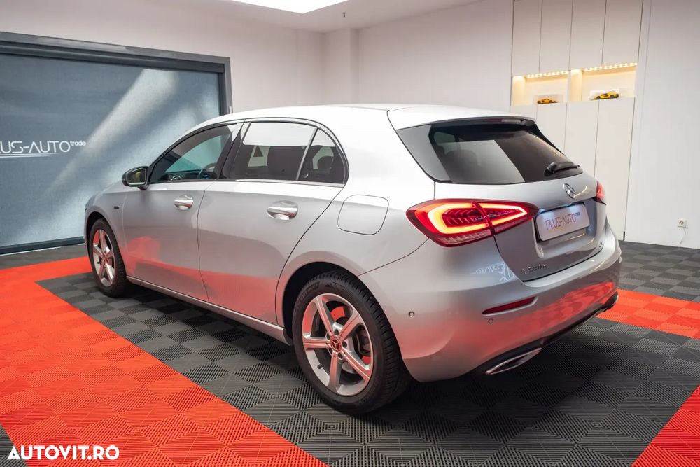 Mercedes-Benz A 250 e 8G-DCT - 7