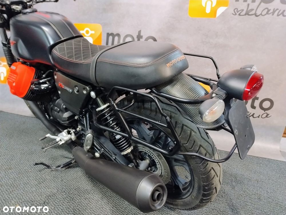 Moto Guzzi V7 - 19