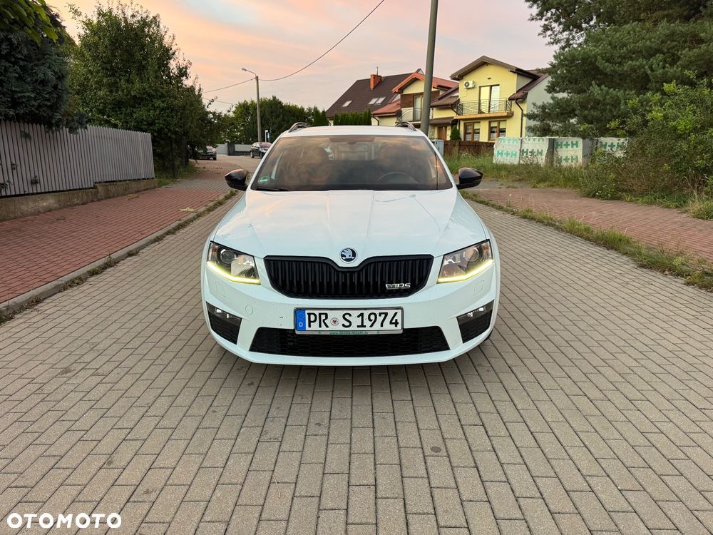 Skoda Octavia Combi 2.0 TDI (Green tec) RS - 11