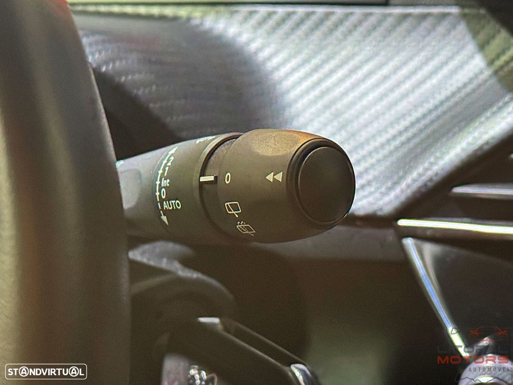Peugeot 2008 1.2 PureTech Allure - 25