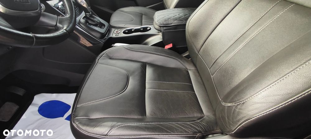 Ford Kuga - 32