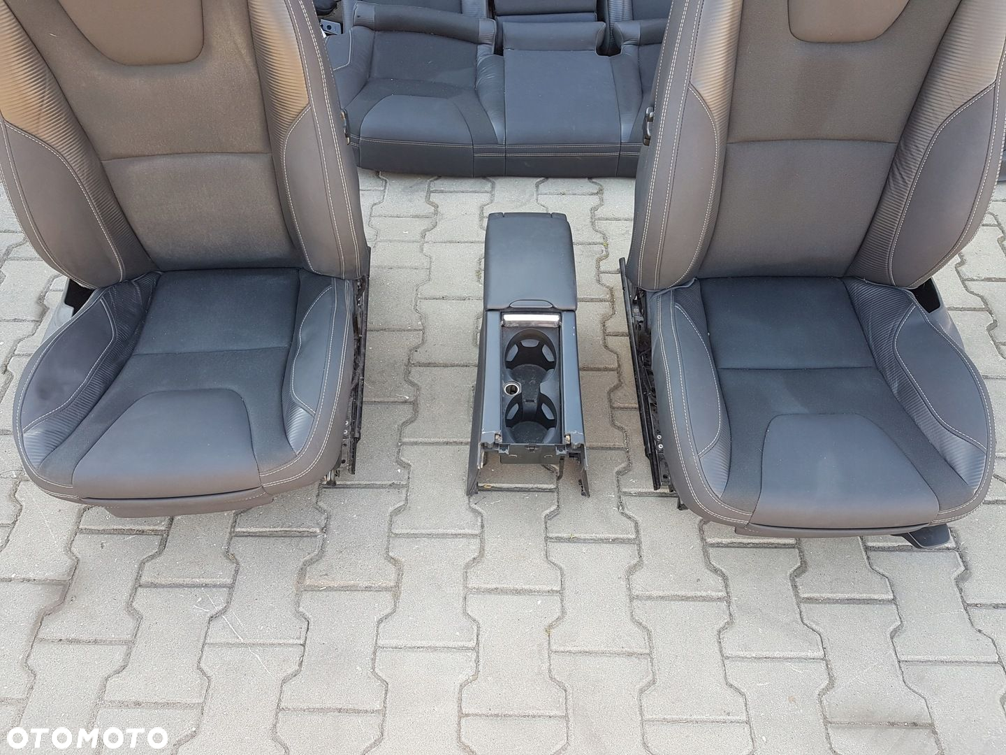 VOLVO V60 I 11-18r FOTELE PÓŁSKÓRY KANAPA R-DESING - 6