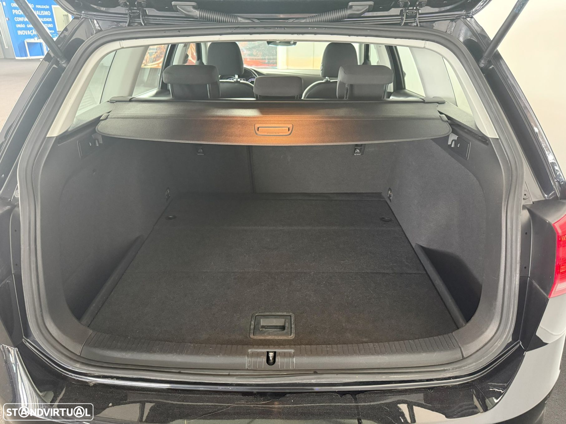 VW Golf Variant 1.6 TDi Confortline - 12