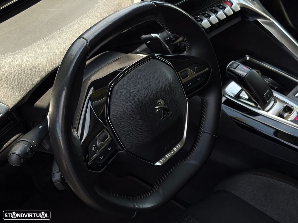 Peugeot 5008 1.2 PureTech Allure Pack EAT8 - 24