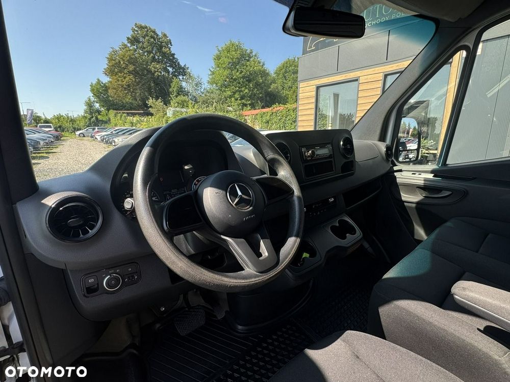 Mercedes-Benz Sprinter - 18