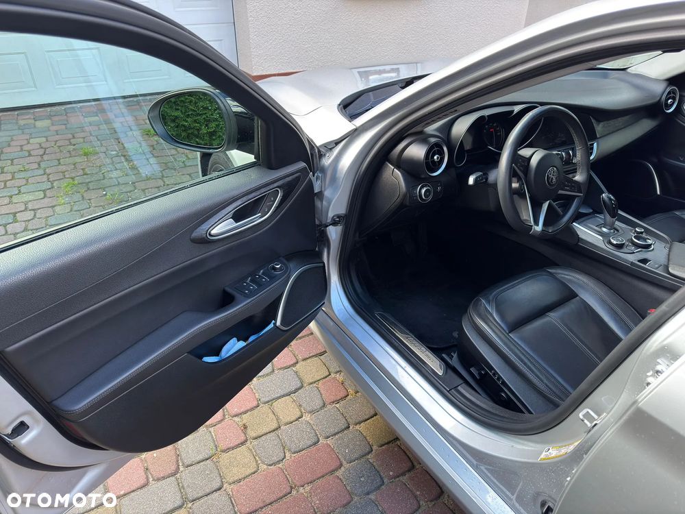 Alfa Romeo Giulia 2.0 Turbo Tributo Italiano Q4 - 10