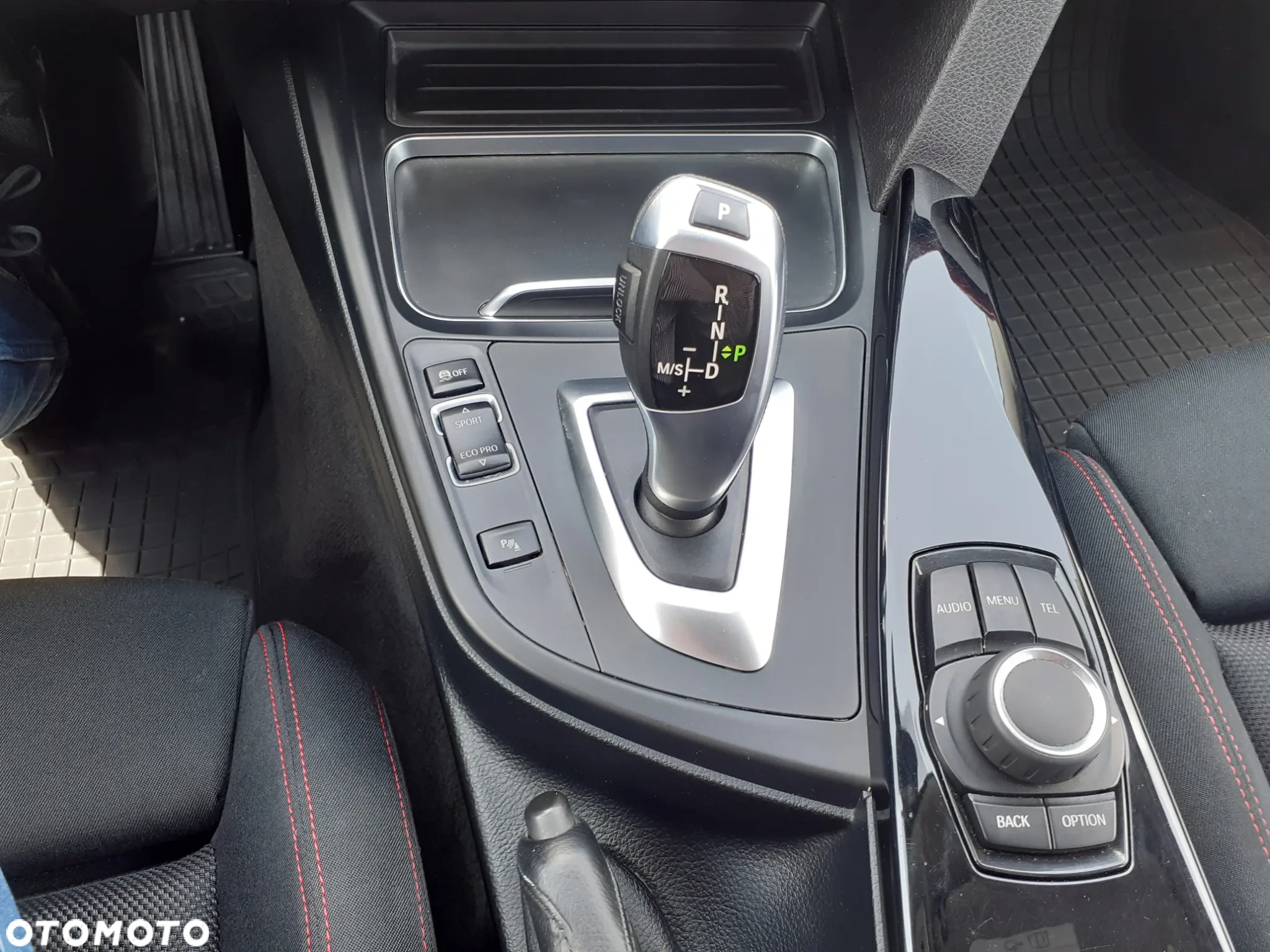 BMW Seria 3 320i xDrive - 17