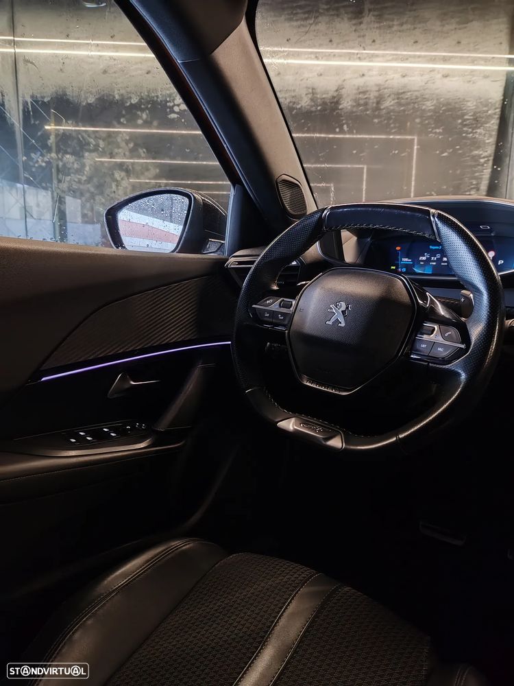 Peugeot 2008 1.5 BlueHDi GT EAT8 - 14