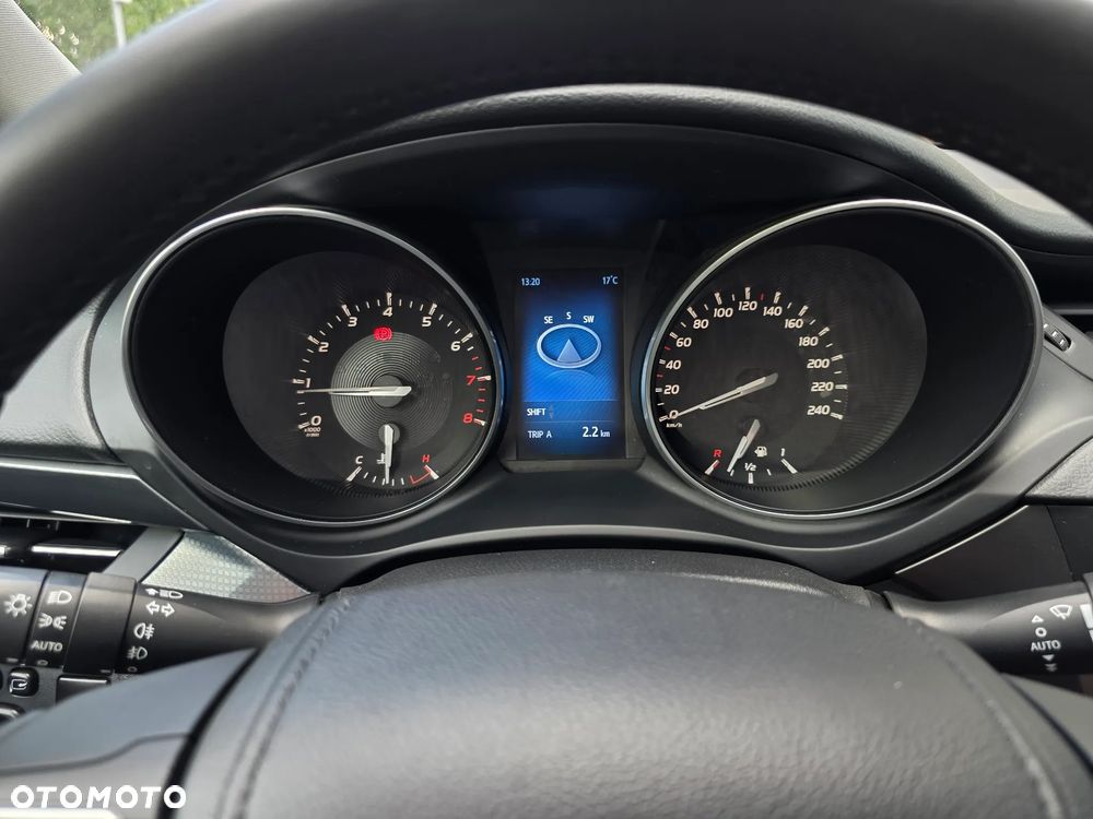 Toyota Avensis - 32