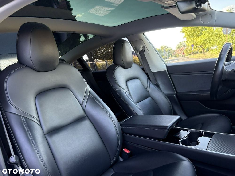 Tesla Model 3 - 20