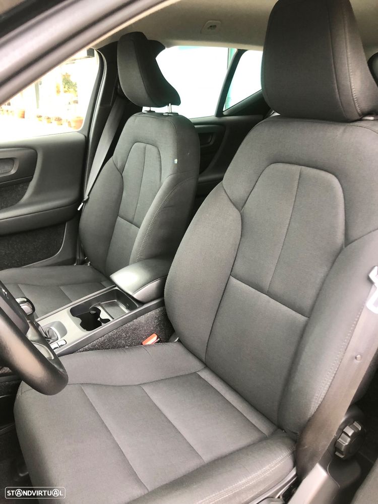 Volvo XC 40 2.0 D3 Momentum Plus - 24