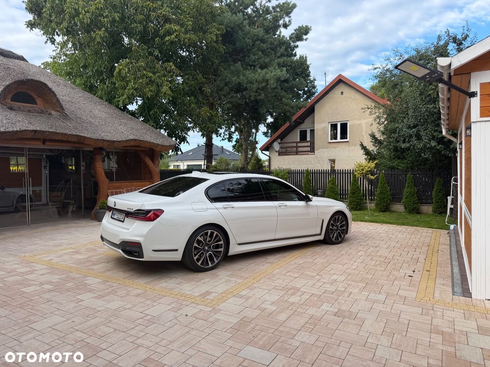 BMW Seria 7 740Li - 36