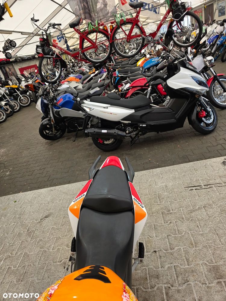 Honda CBR - 23