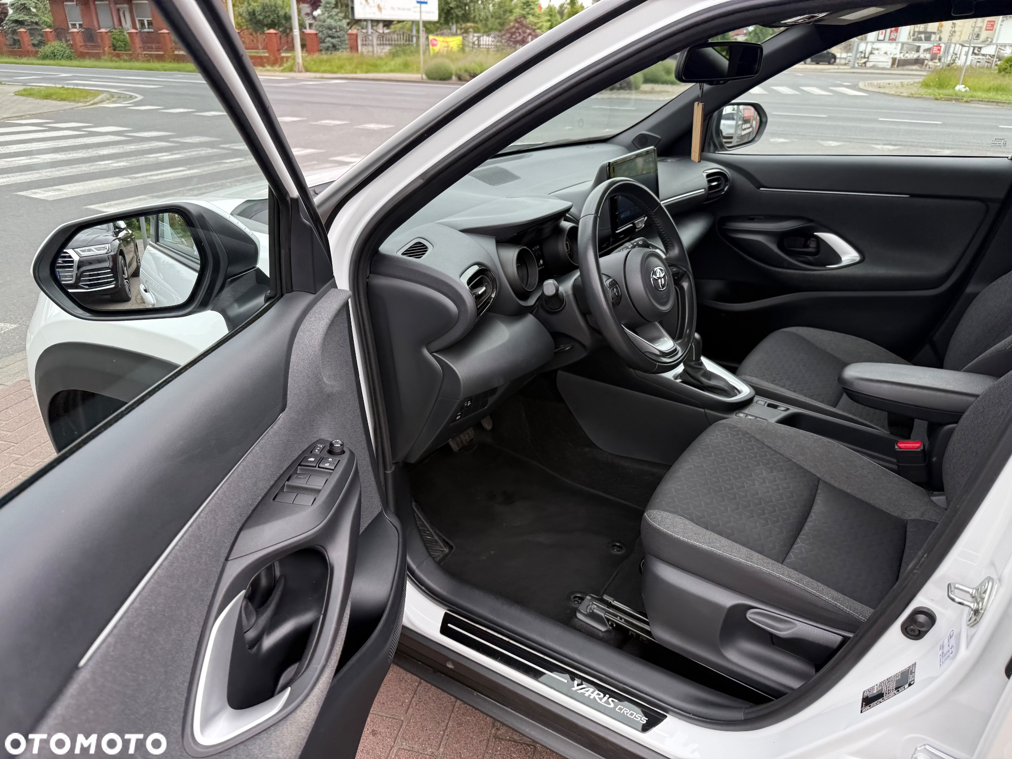 Toyota Yaris Cross Hybrid 1.5 Premiere Edition - 11